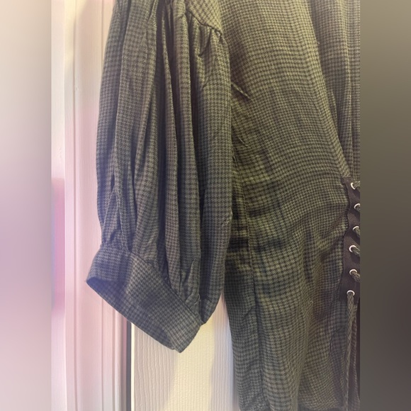 Color Thread Shirt - Picture 3 of 5